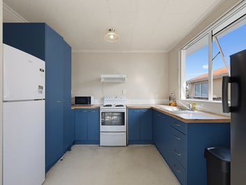 Vacant & Endless Potential – A Renovator's Dream!