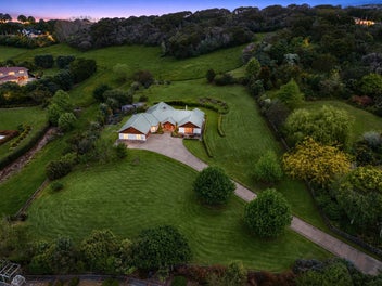 Enjoy estate living - Vendors motivated to move!