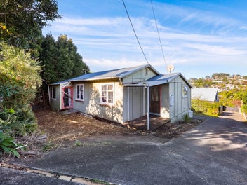 Deceased Estate - Must Be SOLD!