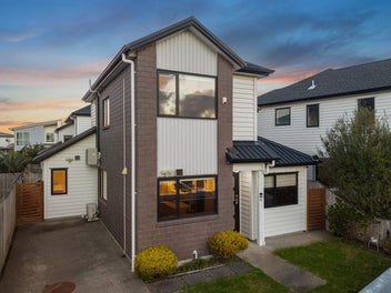 Stylish Standalone in Scott Point