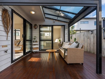 Stylish Standalone in Scott Point