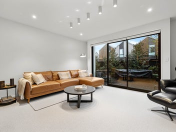 Exceptional Location, Executive Living