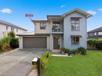 Spacious Fletcher Home in Prime Greenhithe
