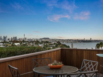 Harbour, Skyline & Space to Grow