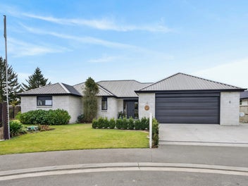 Premium home, reserve setting