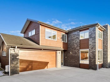 Space, Comfort & Top Schooling for the Whole F...