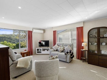 Space, Views And Room To Grow In Kelson!