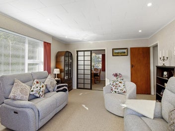 Top Presentation in Kelson! - $785,000!
