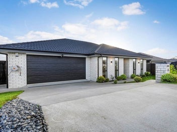 Stunning Family Home with Amazing Views