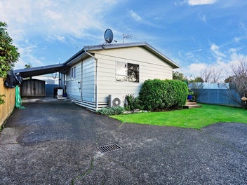 Sunny and secure townhouse
