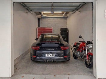 CITY EDGE CONVENIENCE WITH A RARE LOCK-UP GARAGE