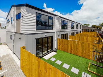 Urgent Sale - Best Value Modern Freehold Townhouse