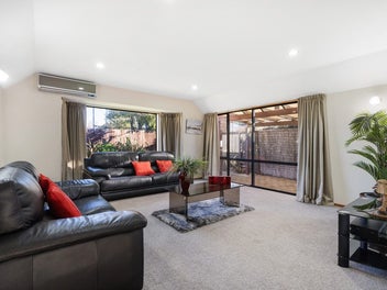 Smart Buy in Burnside:Iconic Spot,Unbeatable Value
