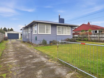 Classic 1960s Charm meets Endless Potential!
