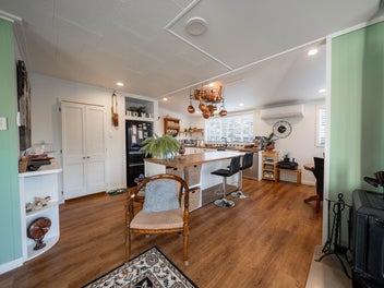 Character, Comfort & Opportunity in Tuatapere!