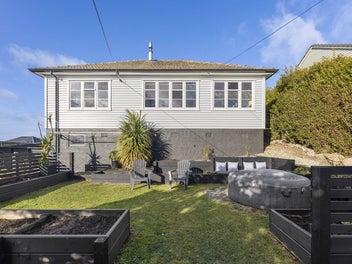Solid, Sunny and Serene in Hillhead Road