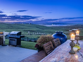 Harbour Views, Country Living & Endless Appeal