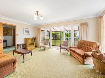 Ultimate Do-Up in a Top Location!