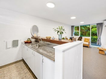 A Stylish Unit Set in Beautiful Gardens