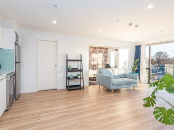Priced Deadline $509,000 Walk to Work