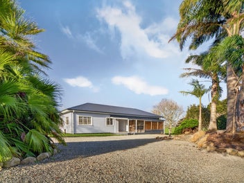 Modern Comfort Meets Country Charm