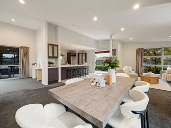 Stunning! Super Private! Lush & Spacious!
