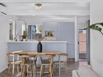 Four Bedrooms in the Heart of Greenmeadows