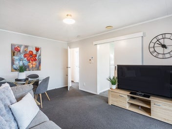 Walk To Everything/Ultra Central Upper Hutt City