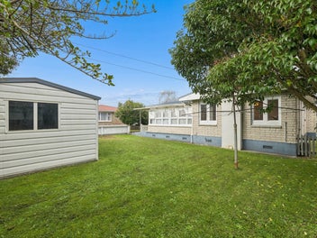 FREEHOLD FAMILY FAVOURITE – ACT FAST!