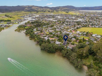 Substantial Whitianga harbourfront home