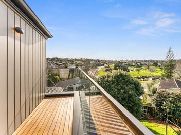 Split-Level Perfection with Sherwood Park Views!