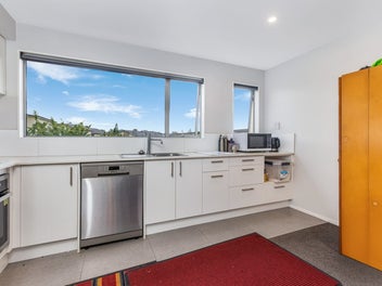 Modern Family Living - Space, Style & Convenience