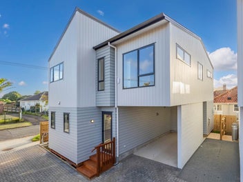Brand-New Family Luxury, Mount Albert Grammar Zone