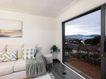 Solid, Spacious and Sought-after Cliffs Road