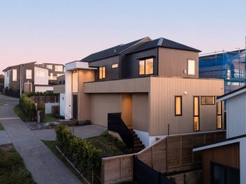 Well-designed Cozy Home.