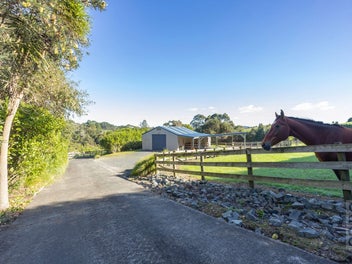 Room for Horses, Hobbies and Heavy Machinery
