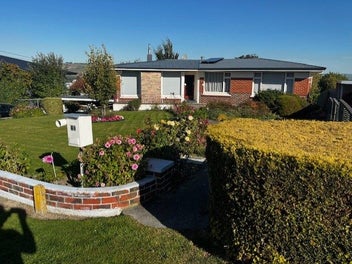 Image 1 of 7