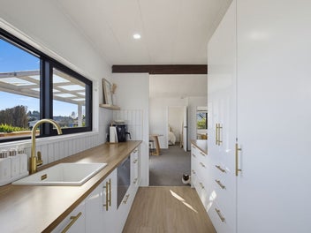 Country Charm Meets Modern Living!