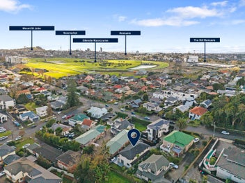 Remuera-fringe, vantage position | As new !