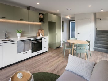 Avon Row - Blend of City and Seclusion