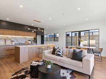 Luxury Family Living Meets Nature