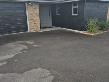 beautiful family home on lake kaneire rd