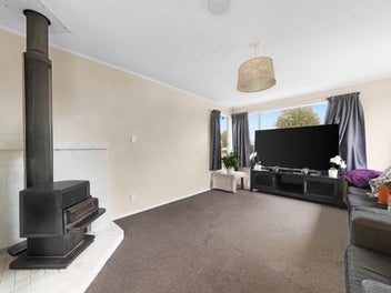 Develop, Invest, or Enjoy – A Rare 600sqm Oppo...