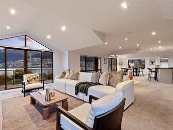 Sunshine, Space and Kelvin Heights Living