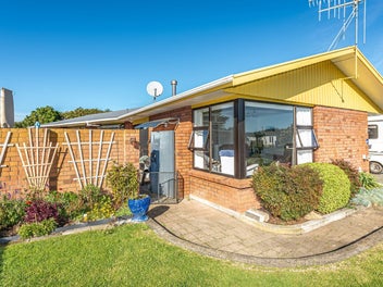 Single level brick in Springvale