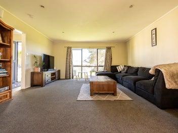 Family living on 922m2 in prestigious Kelvin Grove