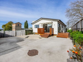Must Sell! - Freehold Opportunity Not to Be Missed