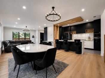 Grand 7-Bed Family Home with Granny Flat & Amp...