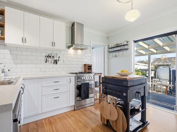 Central, Modern & Effortlessly Easy