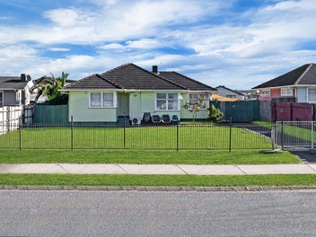 AUSTRALIA CALLING - THIS PROPERTY MUST BE SOLD!